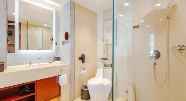 Номер Executive Binhai Jinling International Hotel