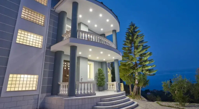 Вилла Mont Bleu Luxury Villa