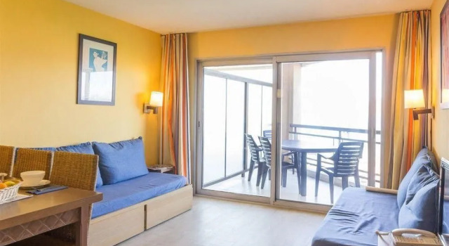 Cannes Beach 514