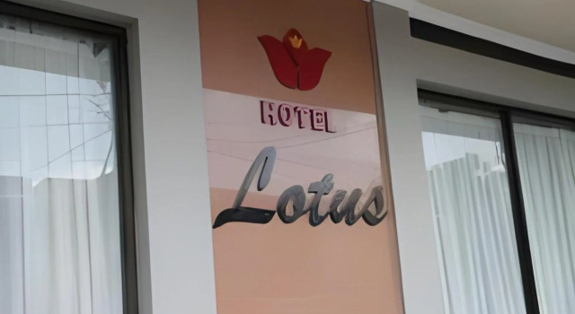 Lotus Hotel, Book Hotel Hotels in Sulawesi with Parking, Parking