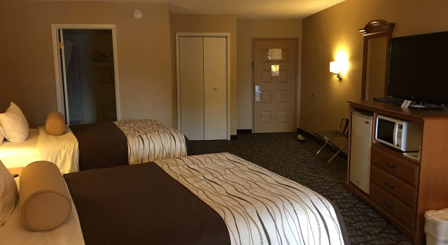 Четырёхместный номер Standard Best Western Clifton Park
