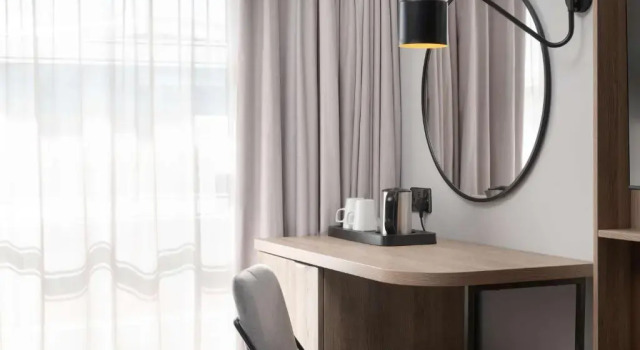 Семейный номер Standard с балконом Hilton Garden Inn Silverstone