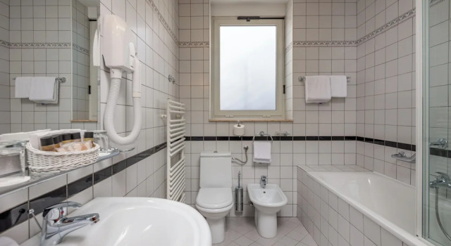 Трёхместный номер Standard Grand Hotel Bonavia
