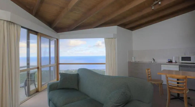 Люкс Chriss Beacon Point Restaurant & Villas