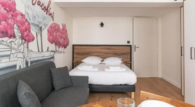 Make My Day 61, Rue Sully, Rezerwuj Hotel Hotele w Rhône z parkingiem, Parking