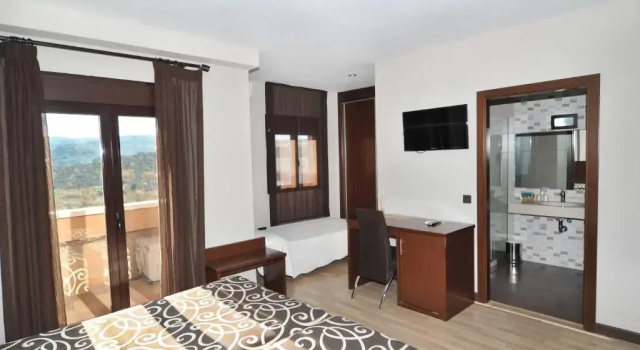 Трёхместный номер Standard Hotel Ciudad de Plasencia