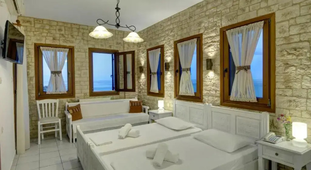 Трёхместный номер Standard Hotel Agnadi - Horefto