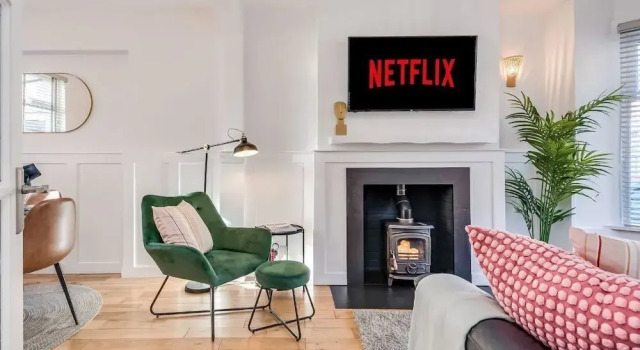 Central Belfast Apartments: Retro R&R