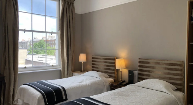Семейный номер Comfort Harveys Guest House