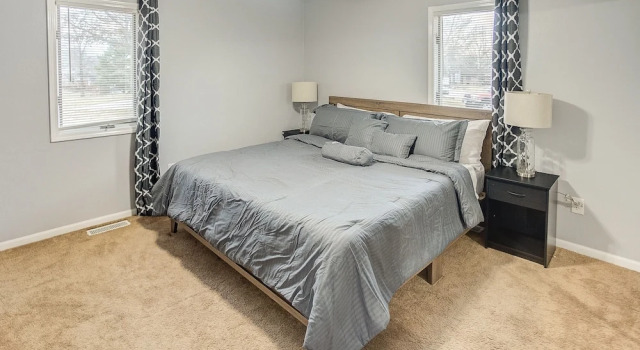 Belleville Beauty - Luxury Stay For Work Or Stay For Play Either Way This Is The Perfect Property For You! 4 Bedroom Residence by RedAwning, Réserver Maison de vacances Belleville Illinois