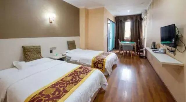 Anyue Puquan Hotel, Rezerwuj Hotel Hotele w Ziyang z parkingiem, Parking