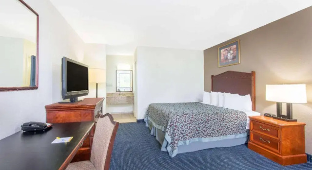 Номер Standard Days Inn by Wyndham Arlington Pentagon