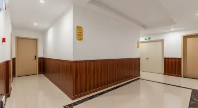 Yuecheng Hotel, Book Hotel Hotels in Shaoyang County with Parking, Parking