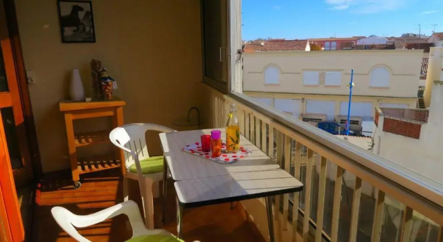 Grand studio familial proche centre et plages, Rezerwuj Hotel Hotele w Camargue z parkingiem, Parking