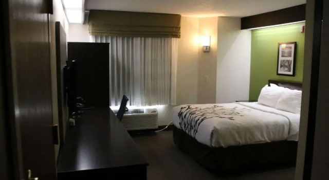 Номер Standard Sleep Inn near Great Lakes Naval Base