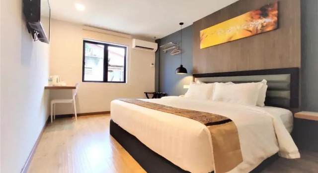 Apple Suites Hotel, Book Hotel Hotels in Sitiawan with Parking, Parking