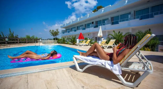 Номер Deluxe Side Beach Hotel