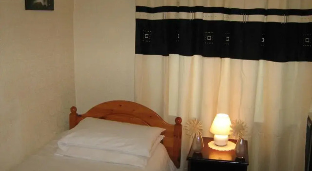 Bridge House Hotel, Забронировать Отель Дублин Каунти Дублин, рядом с Театр Олимпия