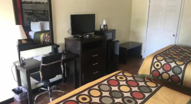 Четырёхместный номер Standard Super 8 by Wyndham Corsicana