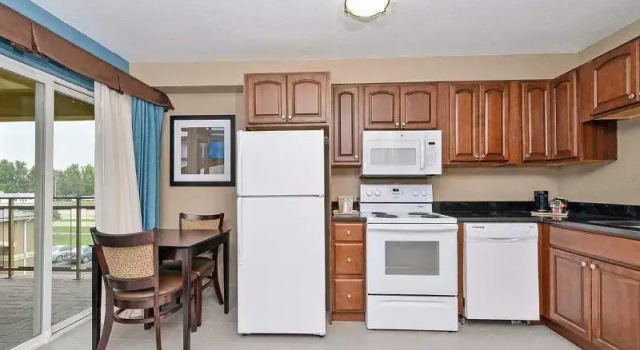 Super 8 Springfield South