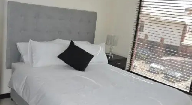 Strelitzia Apartment