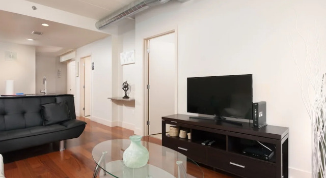 Апартаменты с 2 комнатами 2 Bedroom Furnished Apartment Near Rittenhouse Apts by RedAwning