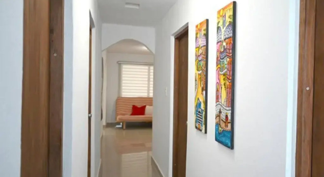 Апартаменты NEW Remodeled pool house 2 minutes from beach