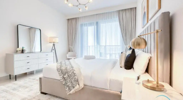 Radiant 3BR With Assistant Room at Harbour Views Tower 1 by Deluxe Holiday Homes, Забронировать Апартаменты/квартира Отели Дубая с бассейном, Бассейн