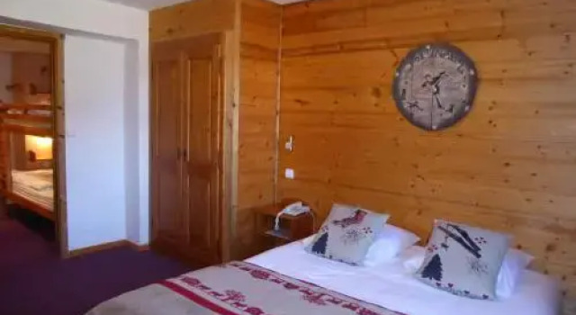 Epicéa Lodge Hôtel et Camping, Забронировать Отель Отели Пралоньян-ла-Вануаз с бассейном, рядом с Горнолыжный подъемник Женепи, Бассейн