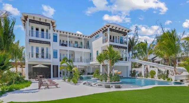 Коттедж Siesta Key Estate in Sarasota