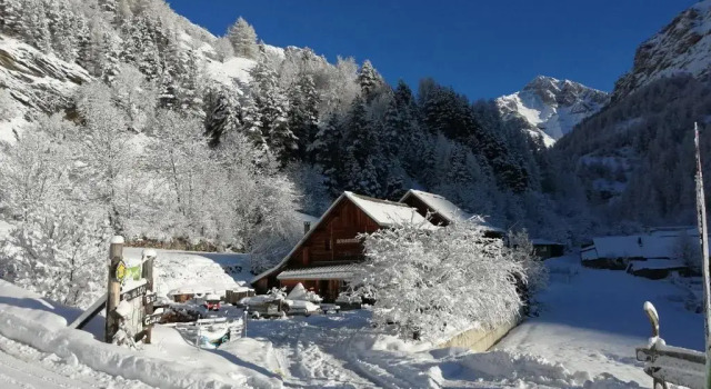 Gîte les 3 cols, Prenota Ostello Ostelli a Alvernia, Ostello