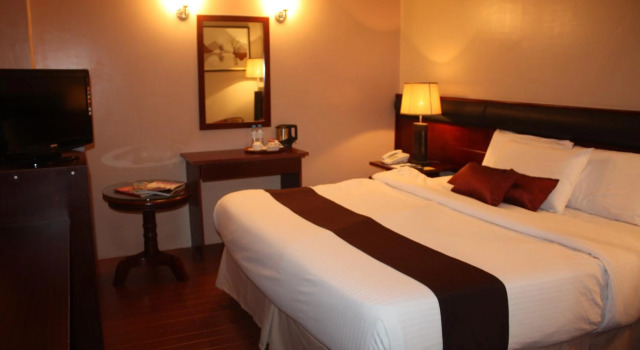 Allure Hotel & Suites
