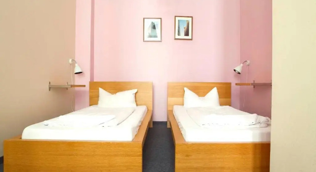 Кровать в общем номере (женский номер) St Christophers Inn Berlin - Alexanderplatz