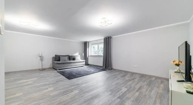 5650 Private Rooms