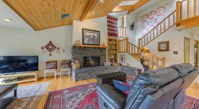 Коттедж Cloudcroft Mtn Home w/ Patio, Walk to Golf Course!