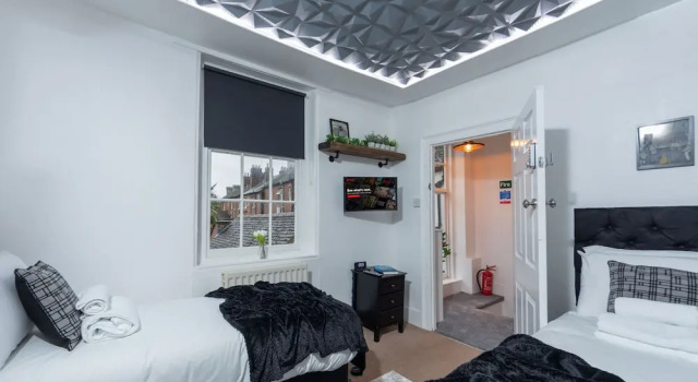 Коттедж 6 Bedroom City Centre Townhouse