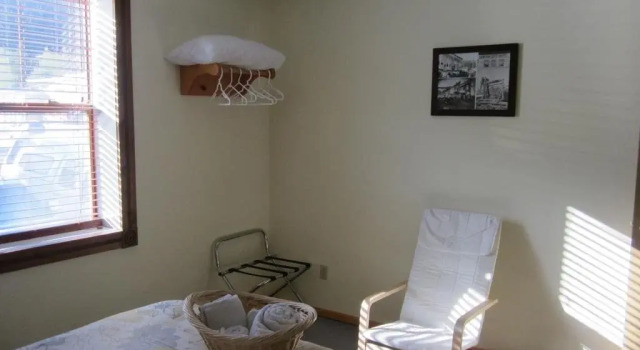 5th Avenue Bed & Breakfast, Boek Hotel Dawson City Yukon