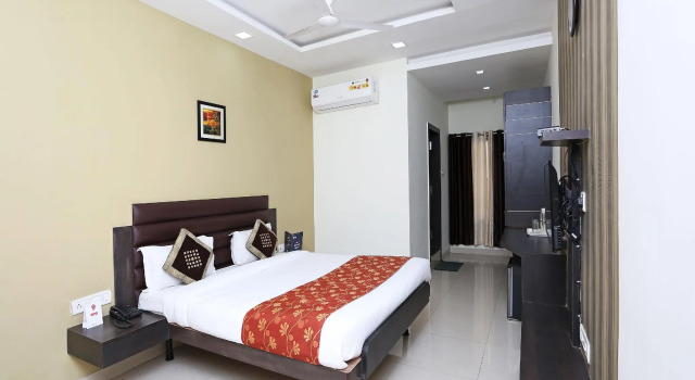 OYO Flagship 8173 Hotel Singh Palace