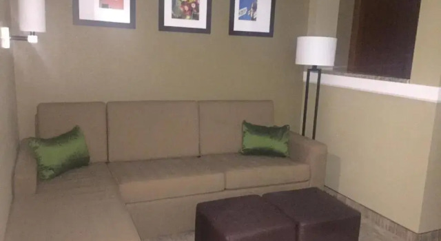 Люкс Comfort Suites - University