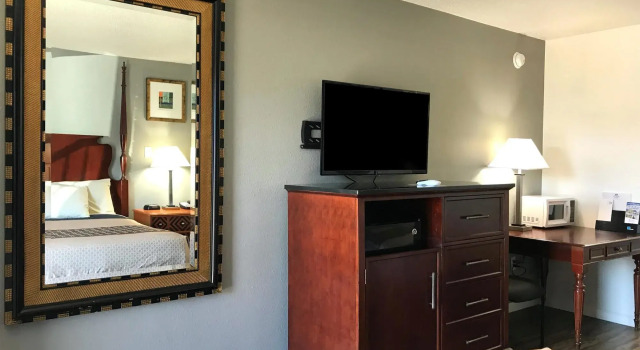 American Inn & Suites Russellville, Prenota Locanda Hotel a Missouri con parcheggio, Parcheggio