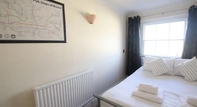 2 Bedroom Flat in Beautiful Clifton, Забронировать Отель Отели Бристоля 3 звезды, рядом с Бристольский университет, 3*