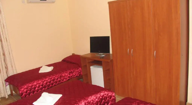 Villa Laguna, Prenota Villa Hotel economici a Sutomore