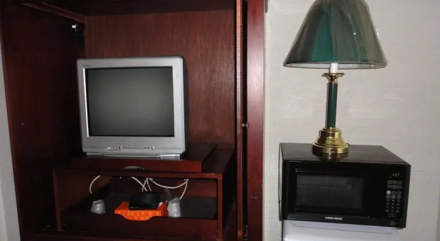 Lodge Motor Inn