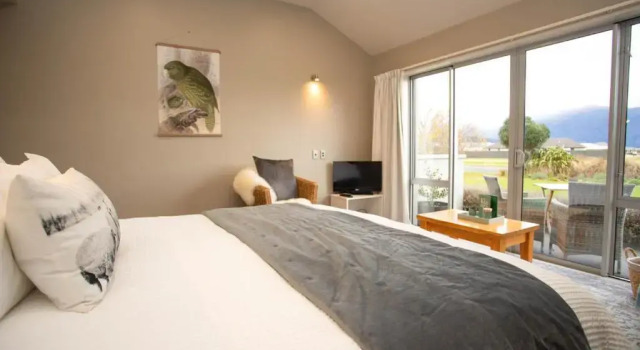 Dunluce Boutique B&B, Забронировать Отель Отели Те-Анау с парковкой, Парковка