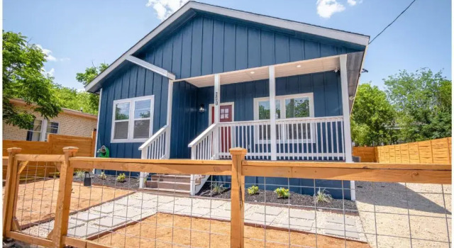 Коттедж с 3 комнатами Beautiful Fenced 3BR 2BA Near Exciting Downtown