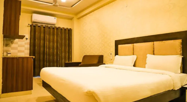 Hotel Shri Radha Nikunj at Prem Mandir
