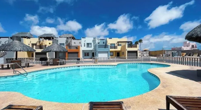 Апартаменты Gated 2BR Apartment Near Sandy Beach