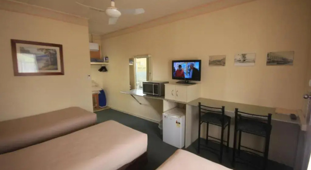 Трёхместный номер Standard Aromet Motor Inn