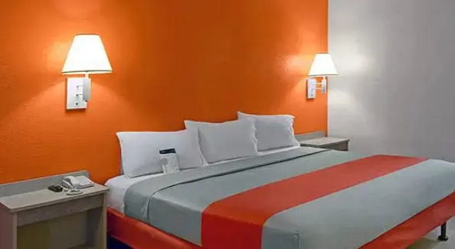 Кровать в общем номере Motel 6 Chicopee, MA - Springfield