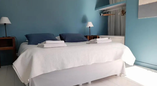 Chambre d'hôtes Fleur de pin, Забронировать Отель Арс-эн-Рэ Иль-де-Ре, рядом с Музей Филиппа Дешампа